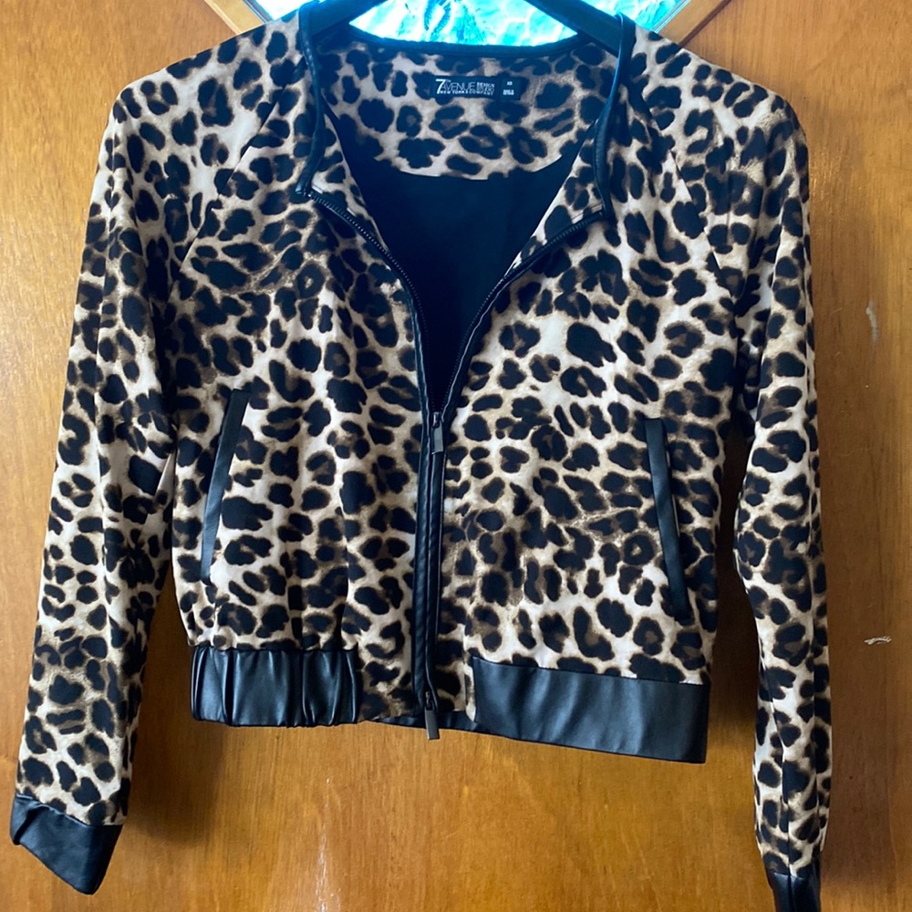 7TH AVENUE DESIGN STUDIO NEW YORK & COMPANY XS LIGHT LEOPARD JACKET with Leather